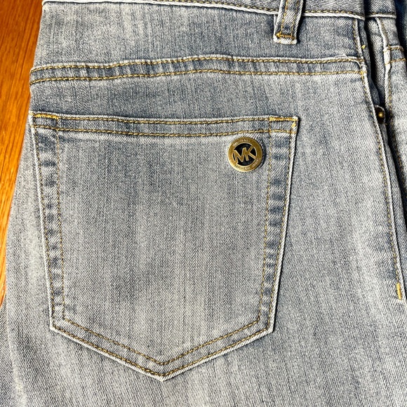 💜Michael Kors EUC Faded Light Blue Jeans Size 8 - Picture 10 of 10
